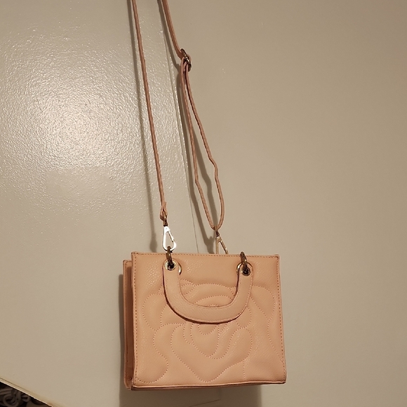 Elegant Pink Leather Handbag - Picture 2 of 5
